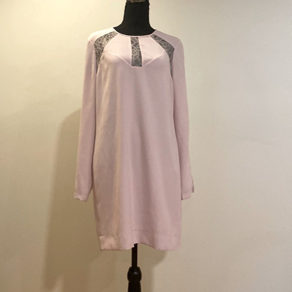 BCBGMAXAZRIA Pink dress with lace detail